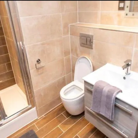 Augustus House Serviced Bradford (West Yorkshire)