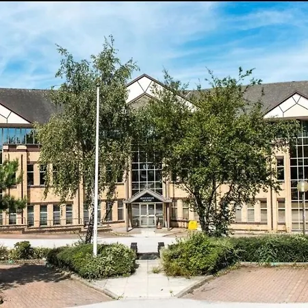 Aparthotel Augustus House Serviced *